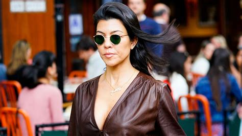 kourtney kardashian nipple|Kourtney Kardashian shows off her curves in bottom